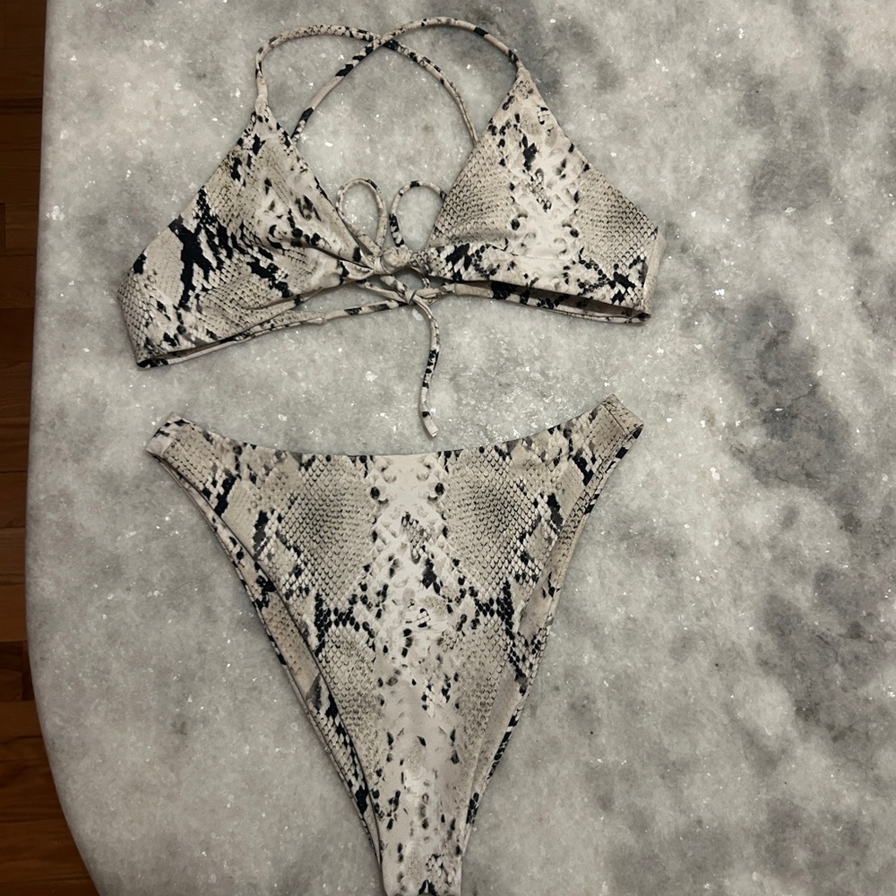 Skatie Sarah Top Kelly Bottom Snakeskin S